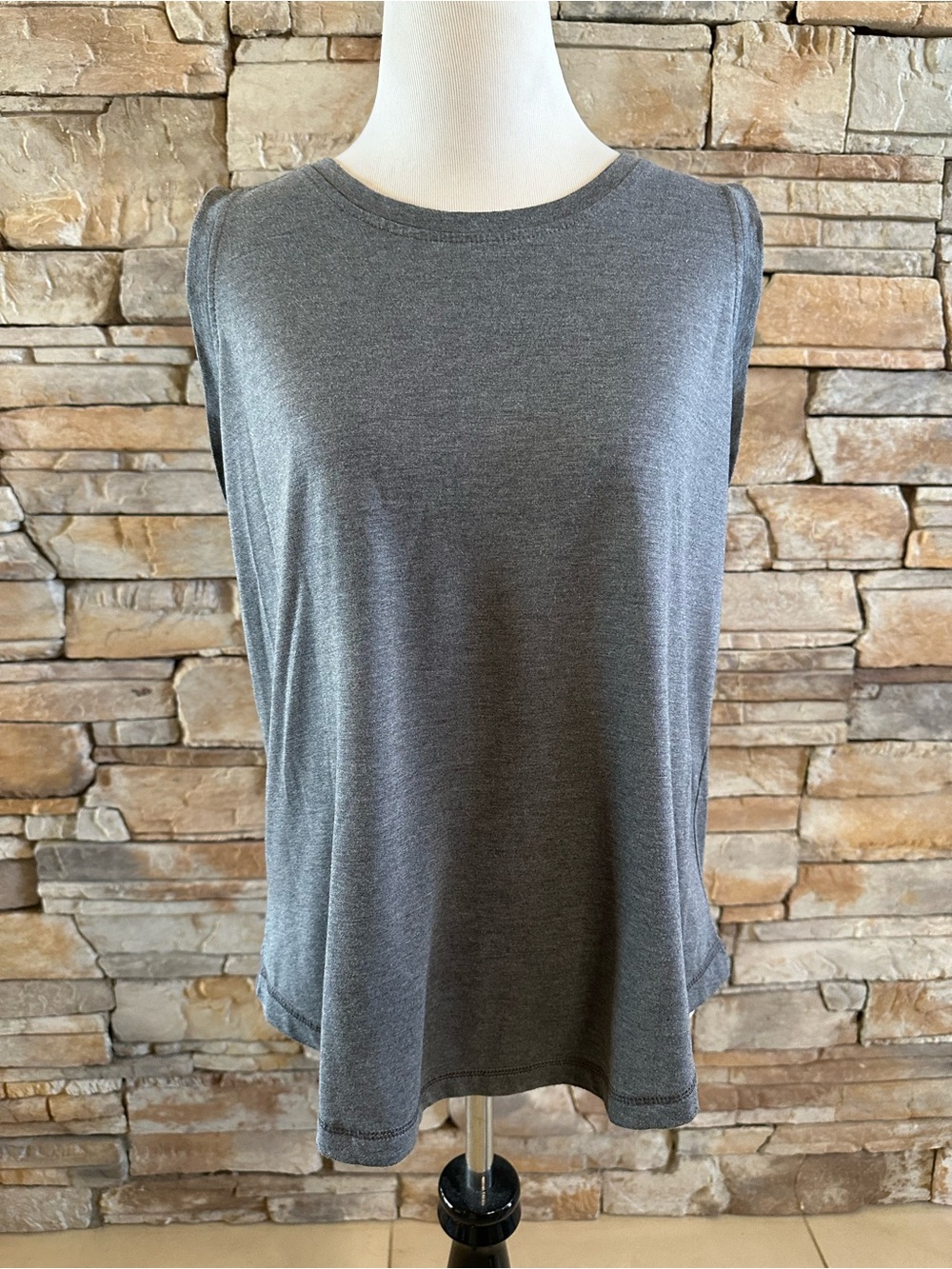 Leg3nd Crew Neck Tank Top